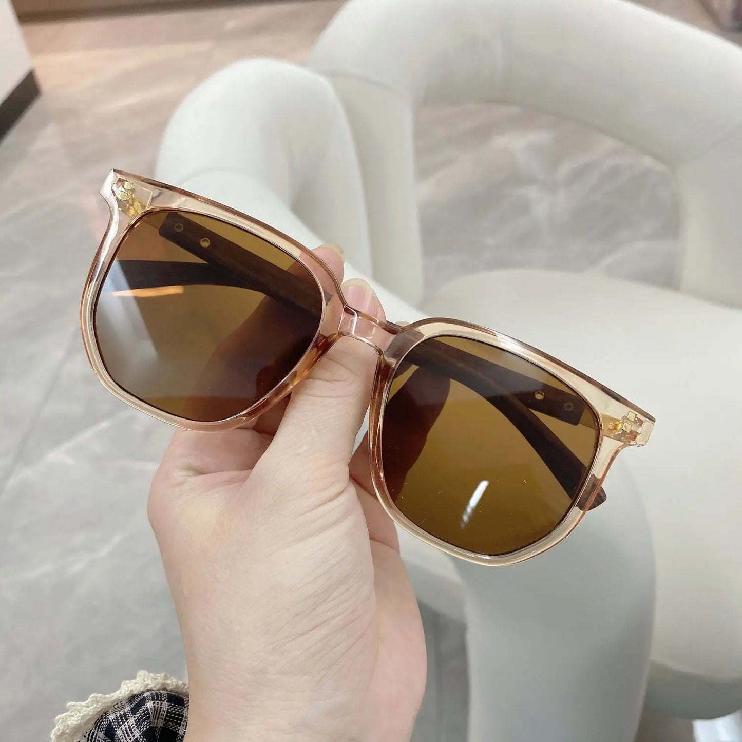 Vintage Square Frame Sunglasses for Women Men 2024 Trendy Retro Wood Grain Plastic Frame UV 400 Protection Eyepeice